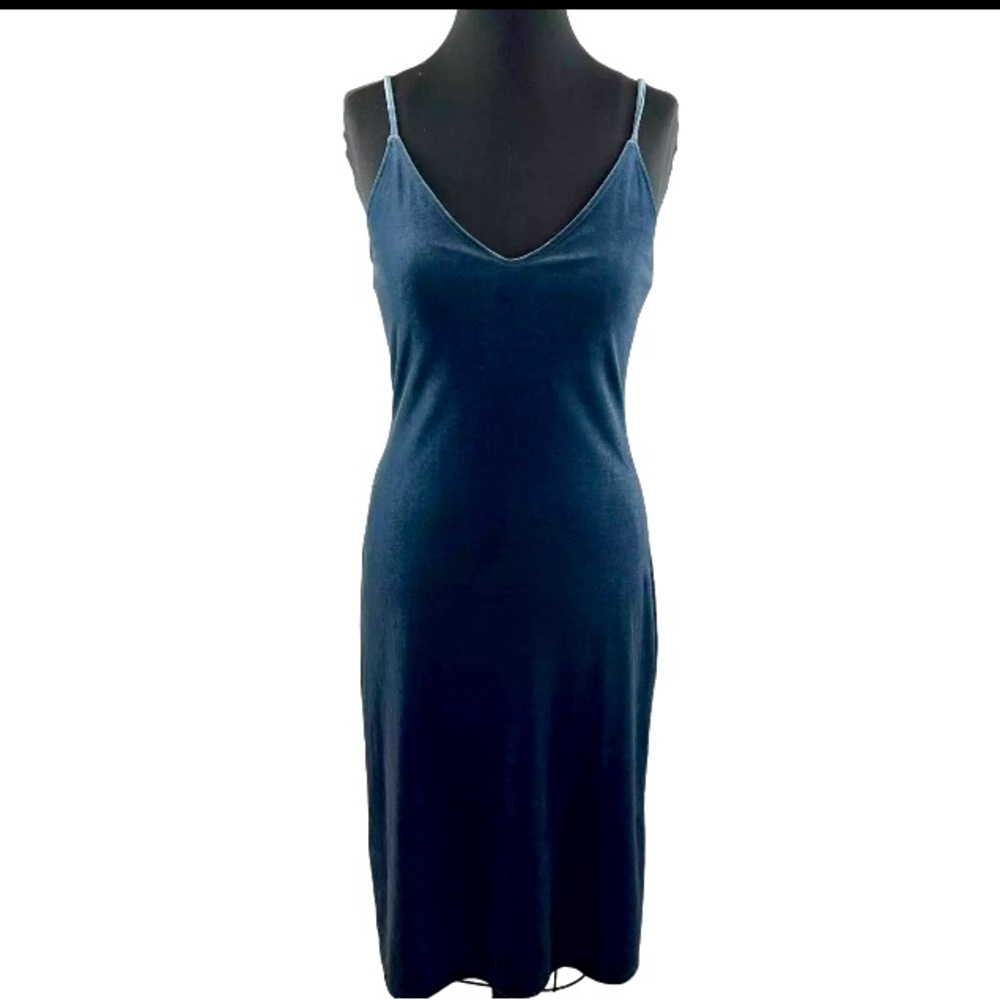 ✨Uniqlo Navy Blue Velvet Dress✨